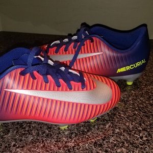 girls soccer cleats